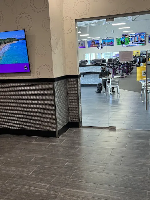 Planet Fitness Picture 3