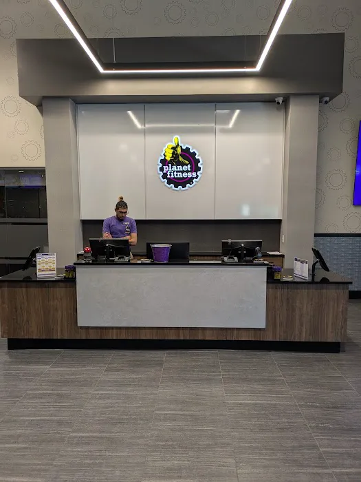 Planet Fitness Picture 9