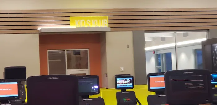 LA Fitness Picture 7