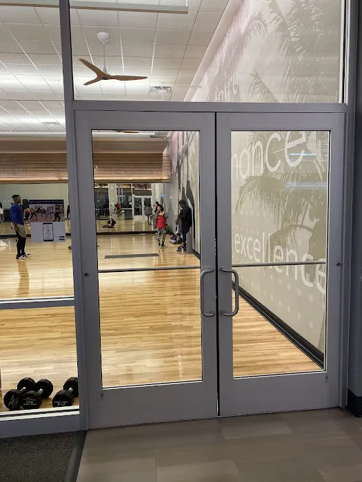 LA Fitness Picture 8