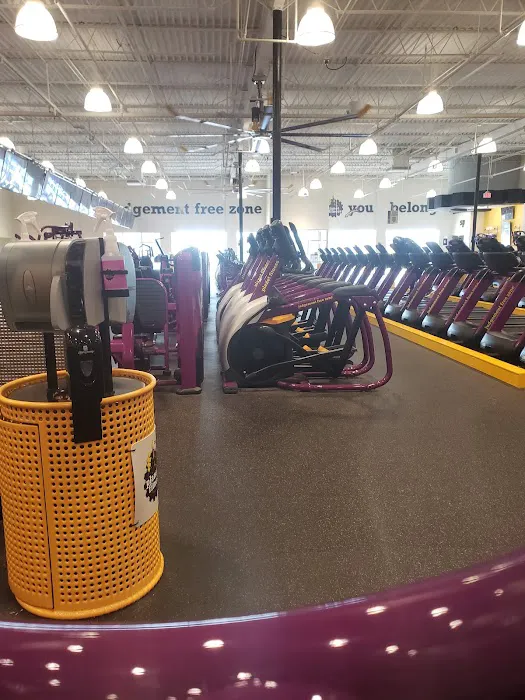 Planet Fitness Picture 9
