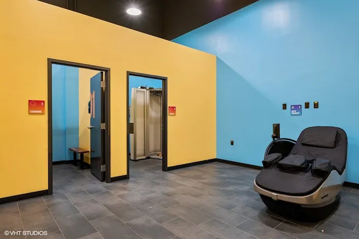 Crunch Fitness - Tucker Picture 3