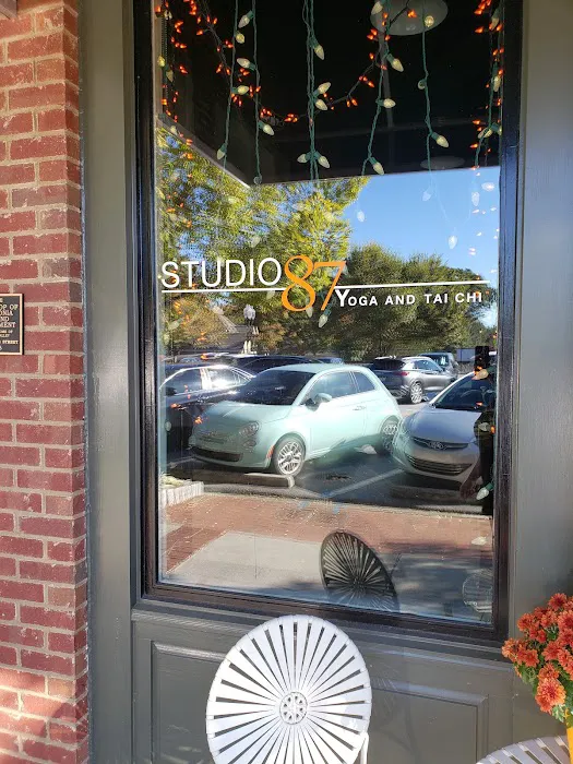 STUDIO 87 Yoga Picture 5