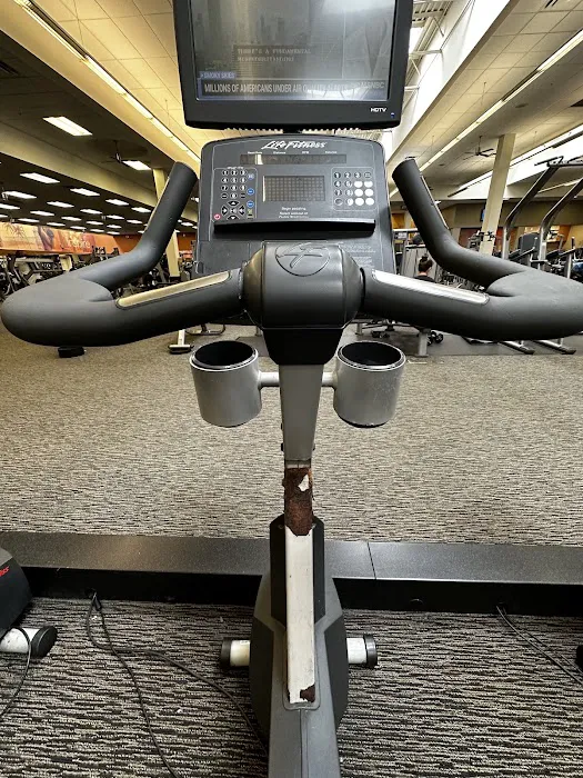 LA Fitness Picture 9