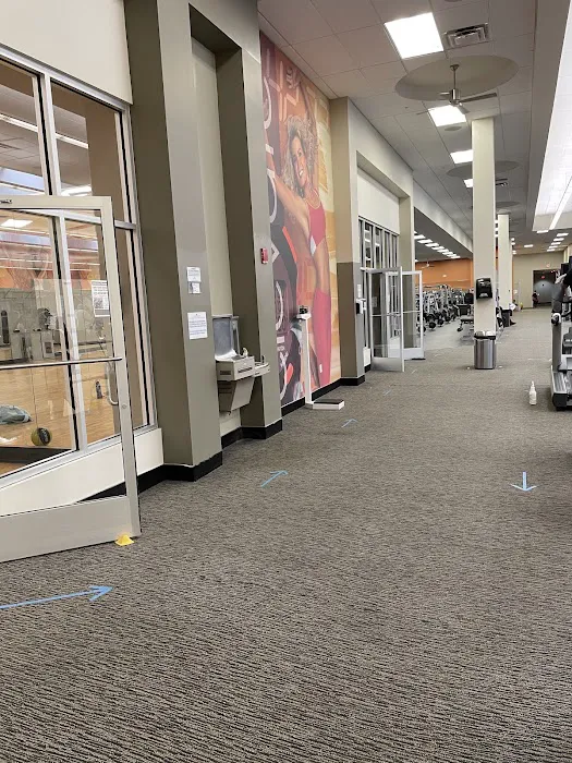 LA Fitness Picture 7