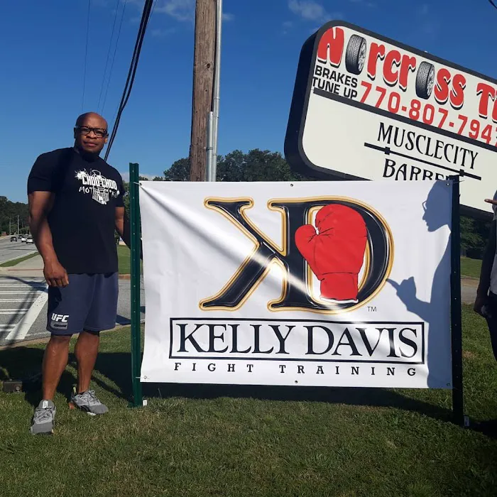 Kelly Davis Fight Training Picture 6