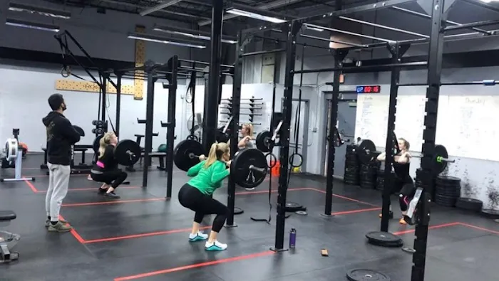 Knuckleup Barbell Club Picture 3