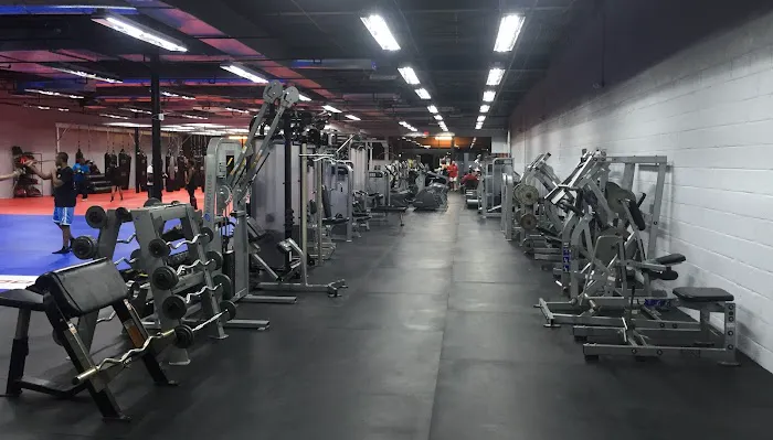 Knuckleup Barbell Club Picture 2