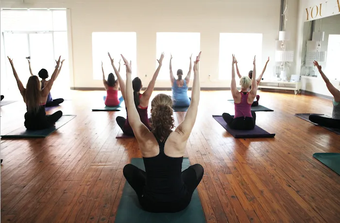 FORM {yoga} Picture 1