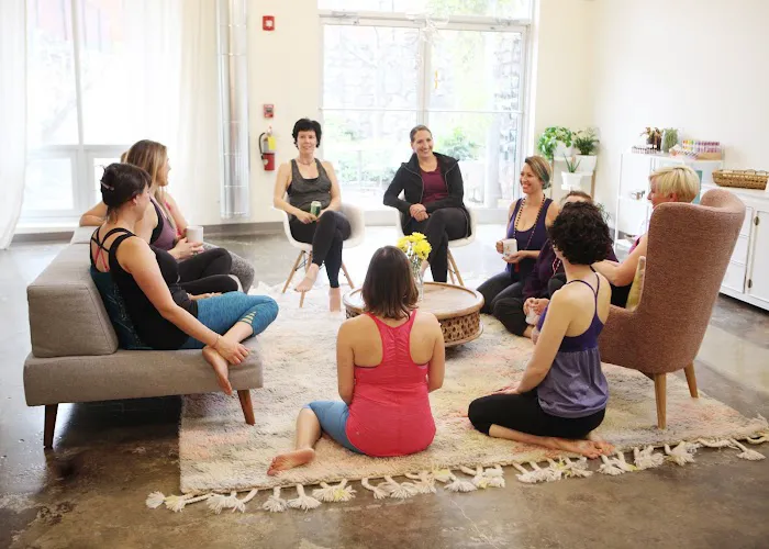 FORM {yoga} Picture 10