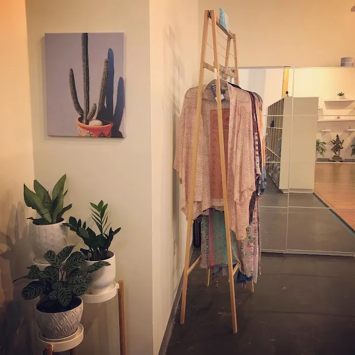 FORM {yoga} Picture 5