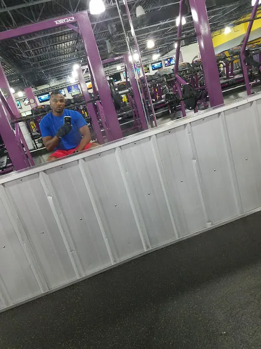 Planet Fitness Picture 8