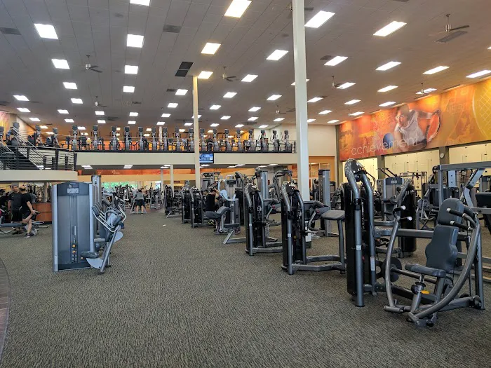 LA Fitness Picture 6