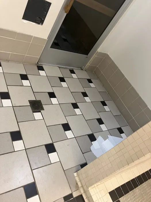 LA Fitness Picture 9