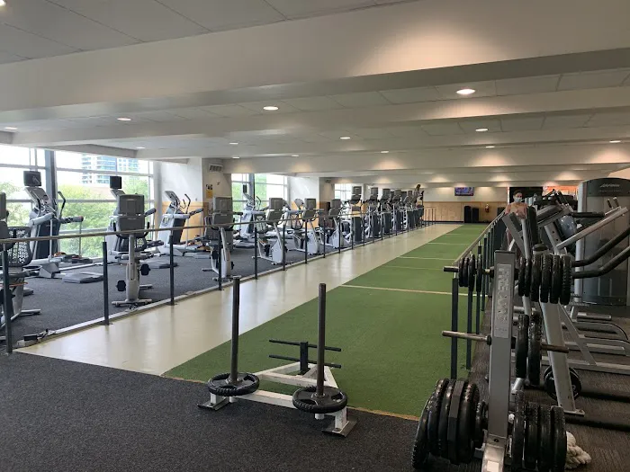 LA Fitness Picture 9