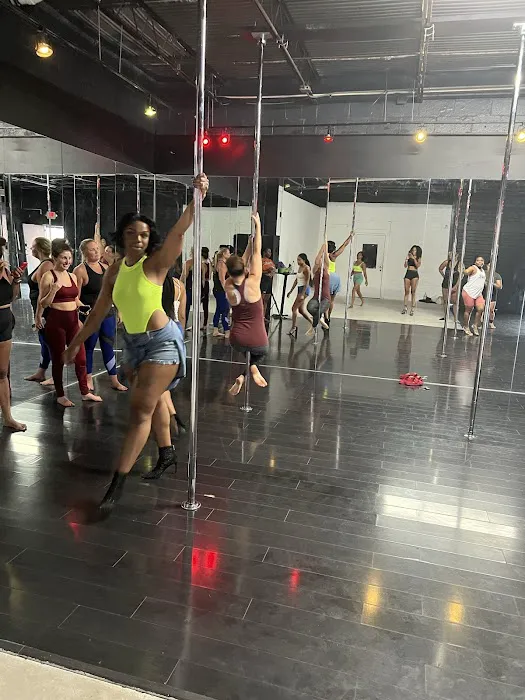 JAZZY MOVES Atlanta Pole Dance Fitness Studio Picture 2