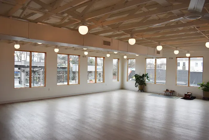 {SACRED}YOGA Picture 4