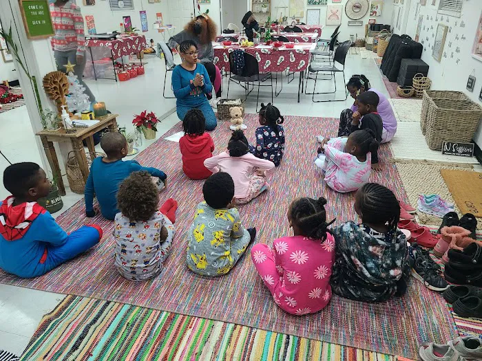 Mimi's Yoga Kids Picture 6