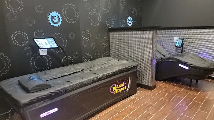Planet Fitness Picture 1