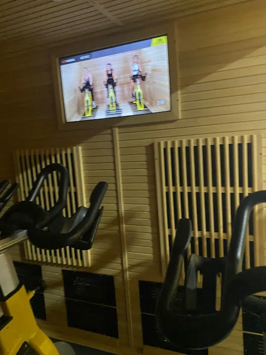 HOTWORX - Alpharetta, GA - Halcyon Picture 3