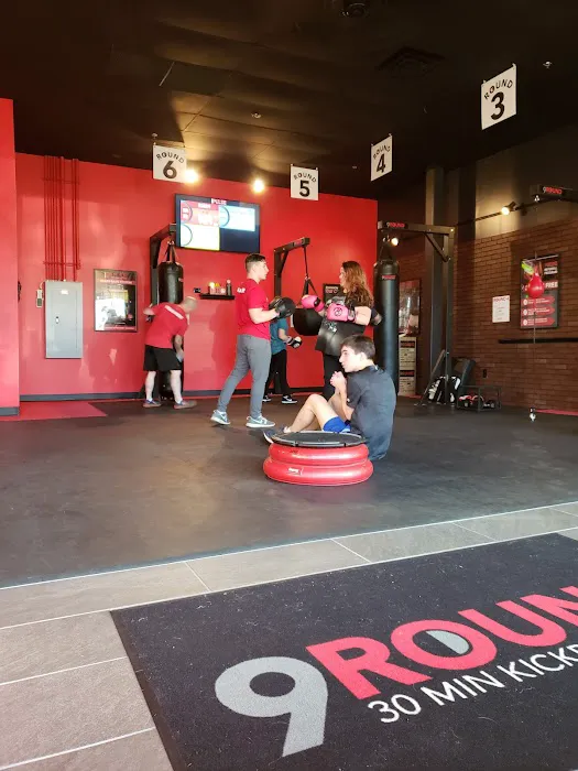 9Round - Suwanee Town Center Picture 9