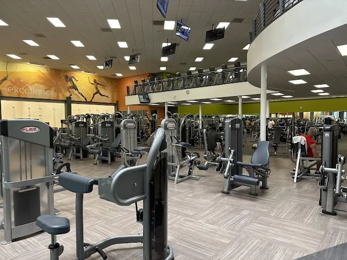 LA Fitness Picture 6