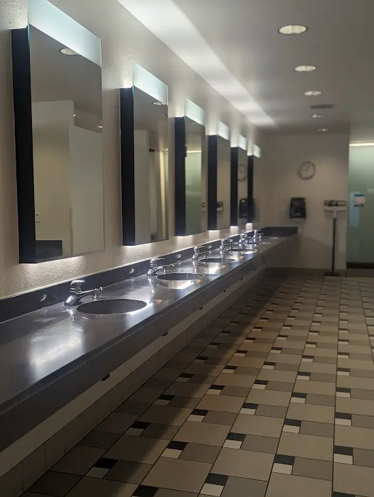 LA Fitness Picture 3