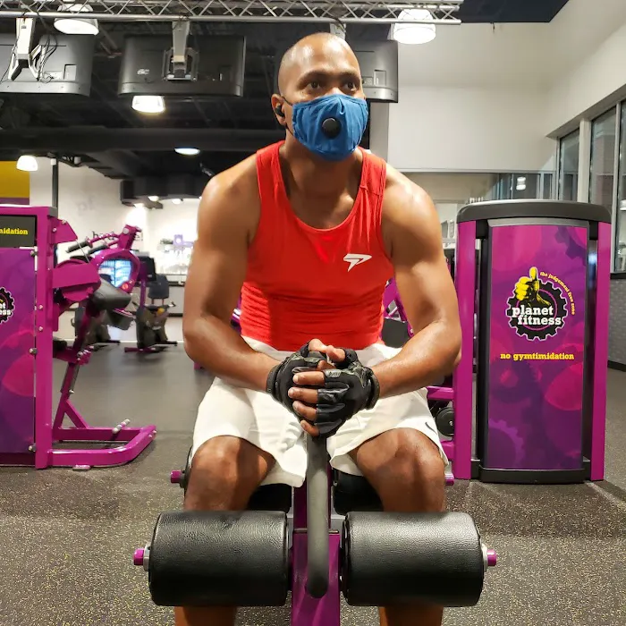Planet Fitness Picture 8