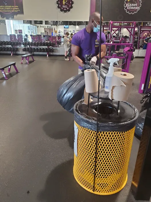 Planet Fitness Picture 6