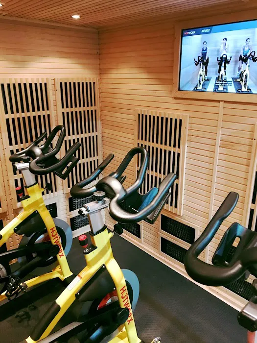 HOTWORX - Alpharetta, GA - N Main St. Picture 8