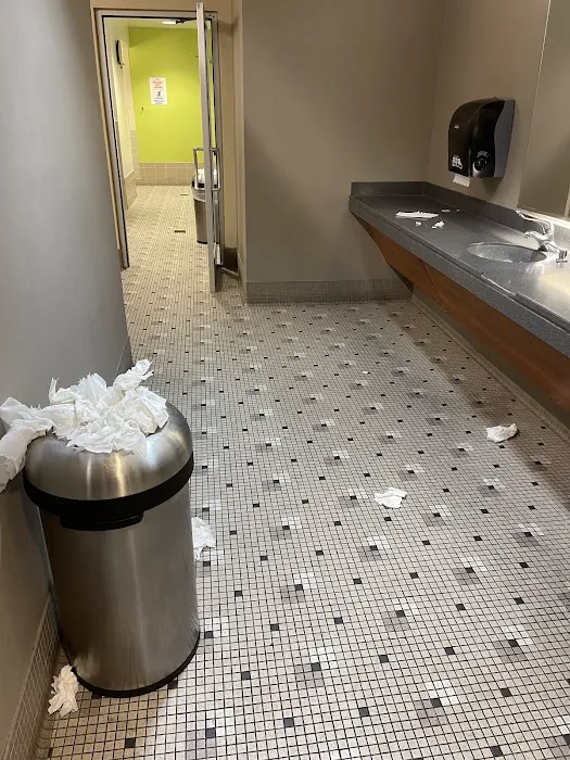 LA Fitness Picture 6