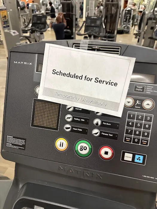 LA Fitness Picture 9