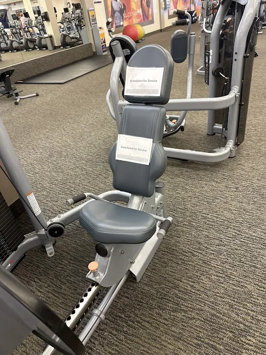 LA Fitness Picture 9