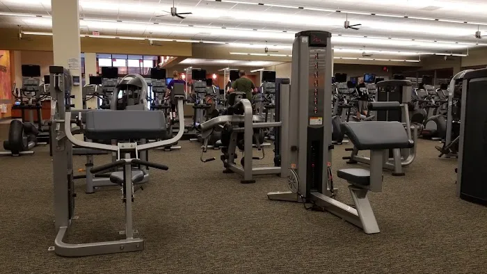 LA Fitness Picture 7