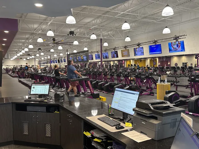 Planet Fitness Picture 7