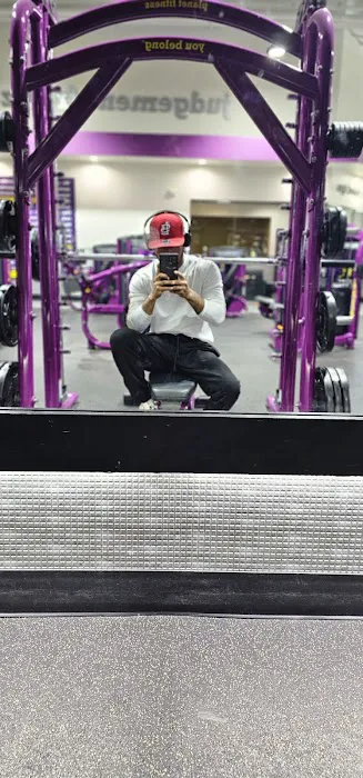 Planet Fitness Picture 9