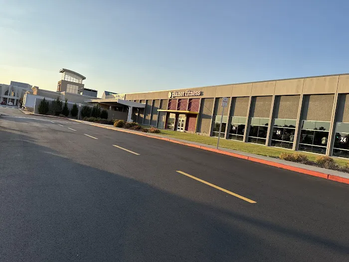 Planet Fitness Picture 10