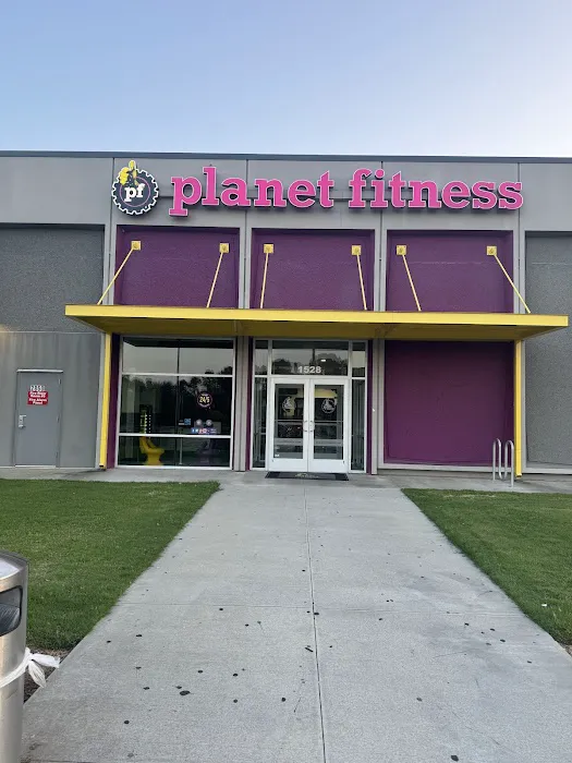 Planet Fitness Picture 3