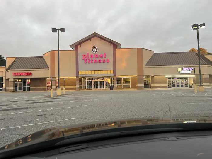 Planet Fitness Picture 3