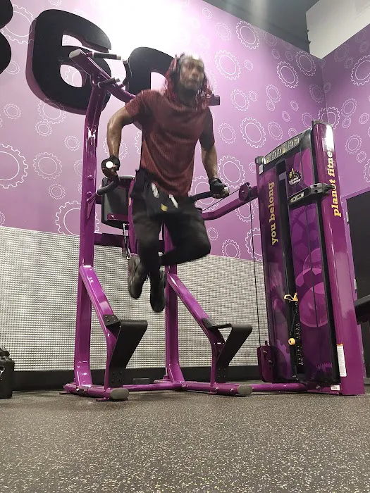 Planet Fitness Picture 8