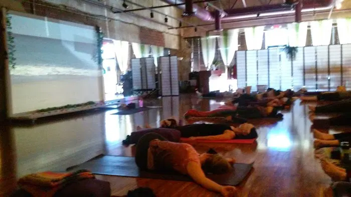 Truth In Motion Yoga Picture 3