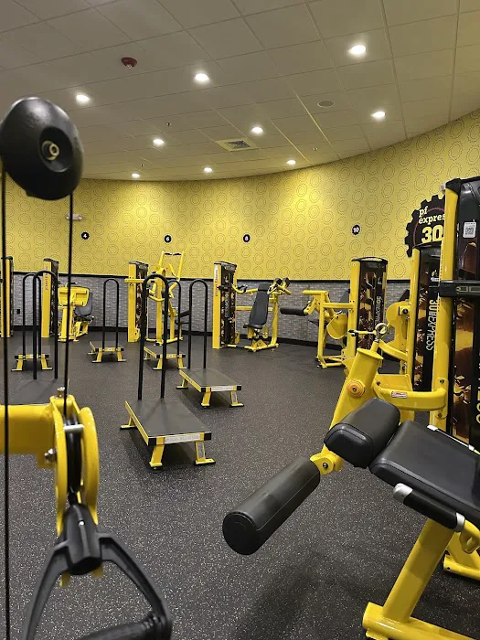 Planet Fitness Picture 7