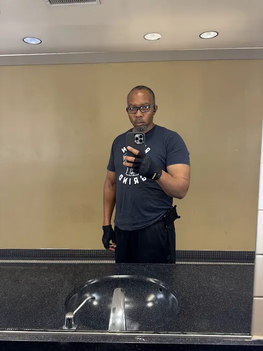 LA Fitness Picture 10