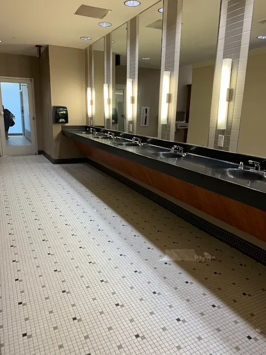 LA Fitness Picture 1