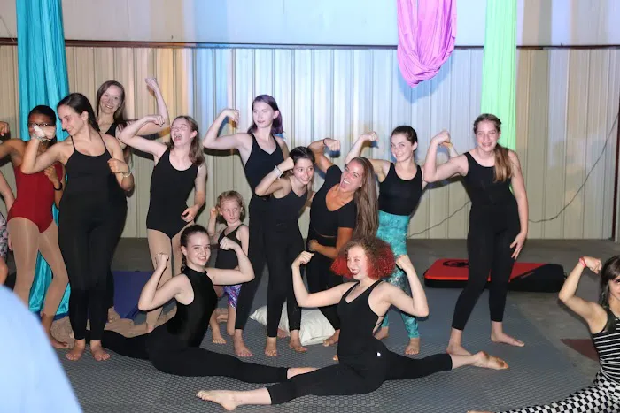 Strong and Fly Picture 1