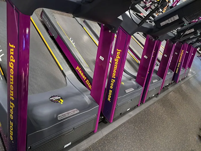 Planet Fitness Picture 8