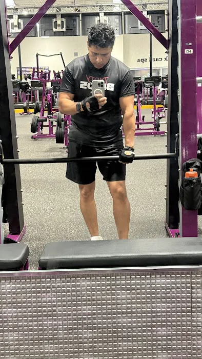 Planet Fitness Picture 10