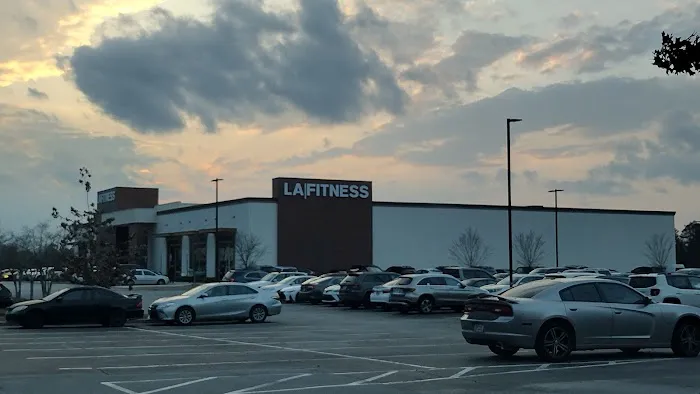 LA Fitness Picture 9