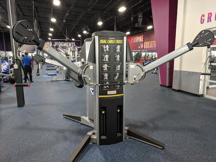 Crunch Fitness - Roswell Picture 6