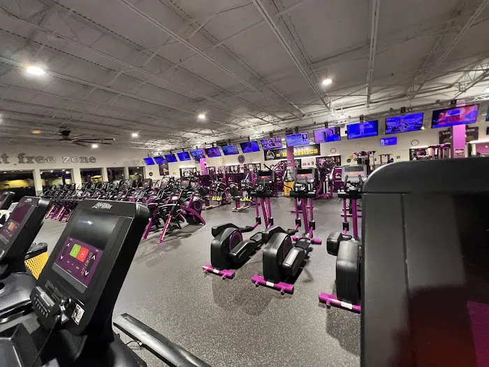 Planet Fitness Picture 9